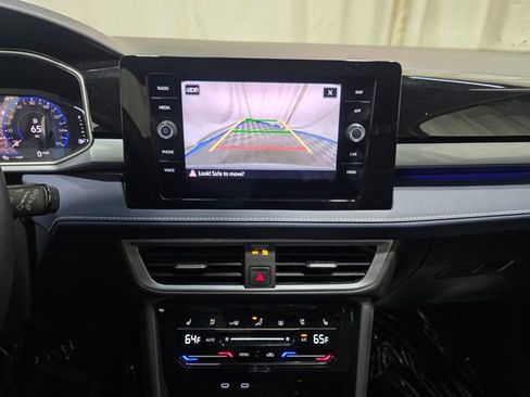 Used 2025 Volkswagen Taos SEL image 21