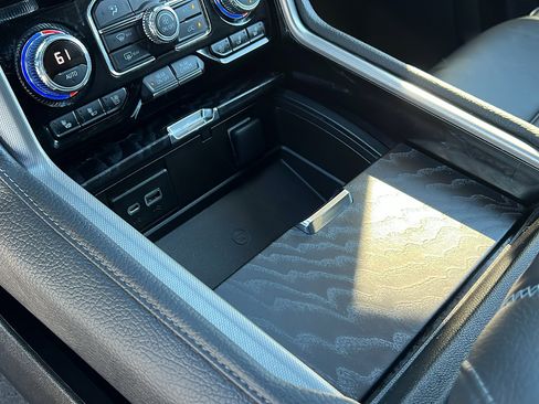 Certified 2022 GMC Yukon XL Denali image 24