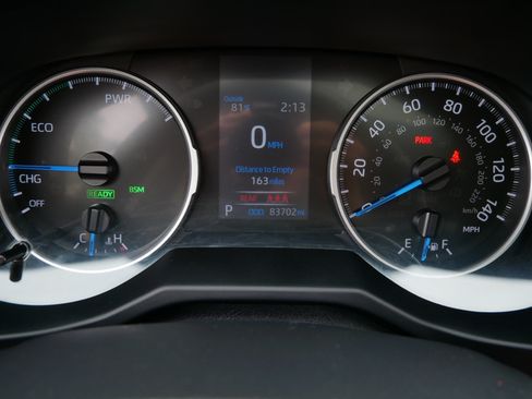 Used 2021 Toyota RAV4 XLE Premium AWD/4WD image 21