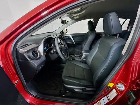 Used 2016 Toyota RAV4 LE image 13