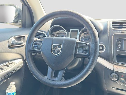 Used 2020 Dodge Journey SE FWD image 12
