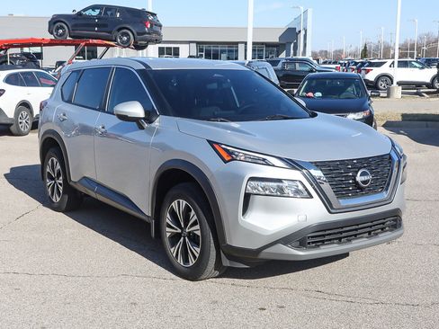 Used 2023 Nissan Rogue SV image 8