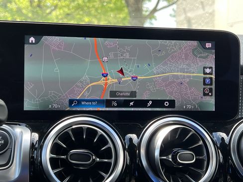 Used 2022 Mercedes-Benz GLB 250 image 24