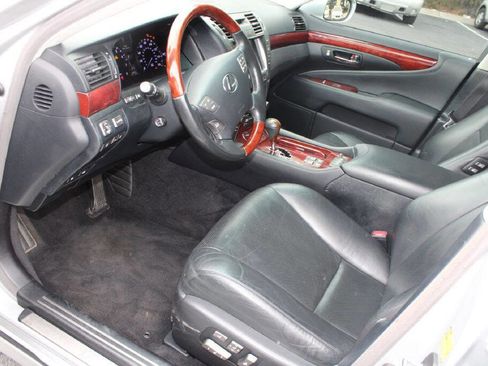 Used 2007 Lexus LS 460 L image 7