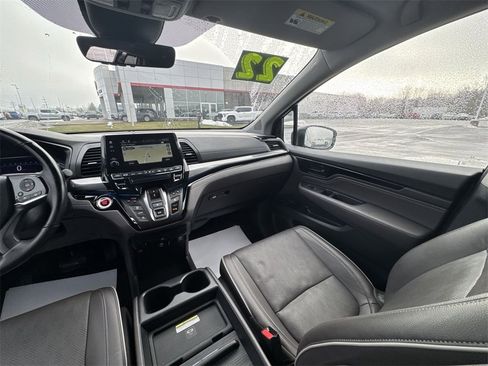 Used 2022 Honda Odyssey Elite image 11
