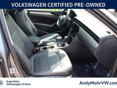 Used 2022 Volkswagen Passat 2.0T SE FWD image 19