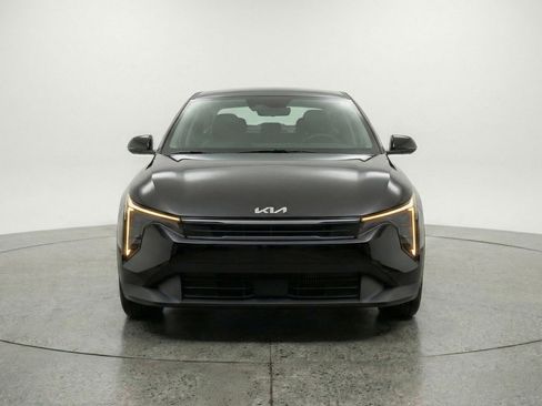 Used 2025 Kia K4 LXS image 2