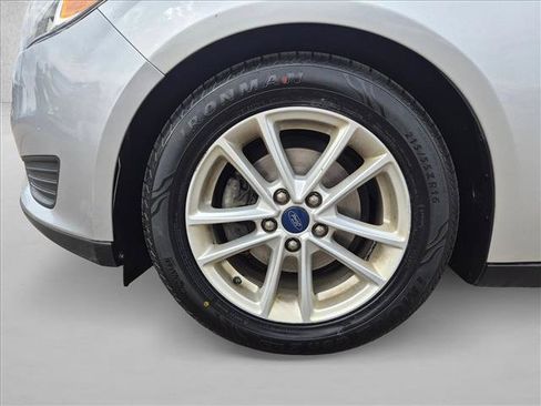 Used 2018 Ford Focus SE FWD image 22
