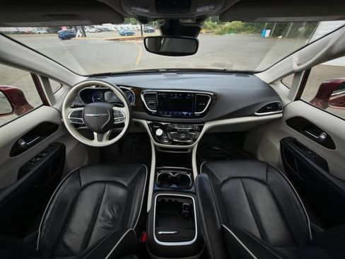 Used 2021 Chrysler Pacifica Limited FWD image 41