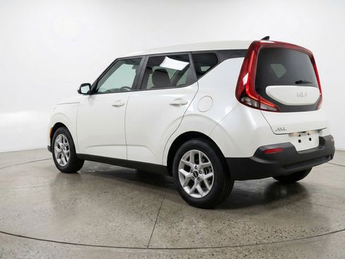 Used 2025 Kia Soul LX w/ LX Technology Package FWD image 6