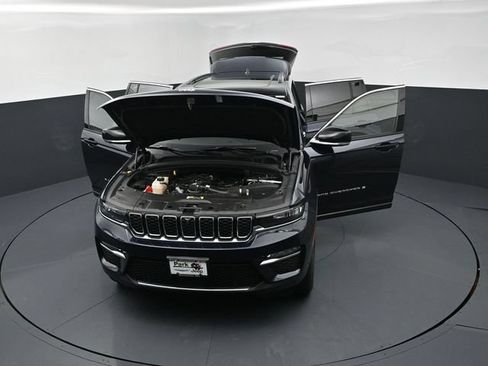Used 2023 Jeep Grand Cherokee Limited w/ Luxury Tech Group II AWD/4WD image 24