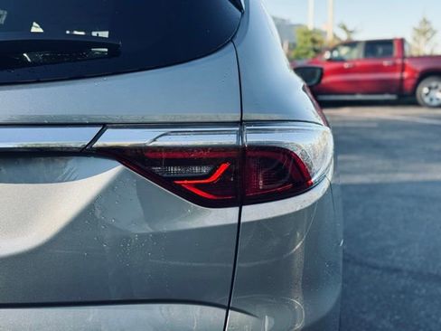 Used 2023 Buick Enclave Essence w/ Experience Buick Package image 8