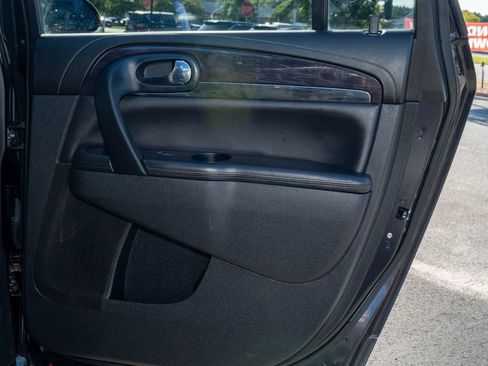 Used 2017 Buick Enclave Leather AWD/4WD image 14