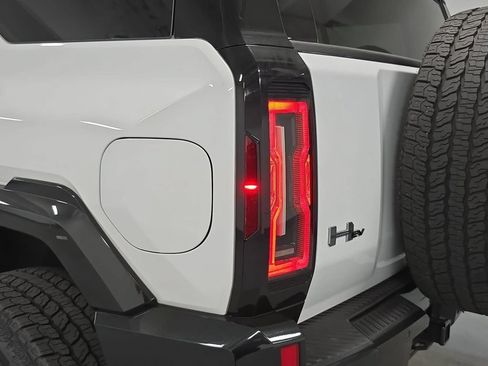 Used 2024 GMC Hummer EV 2X AWD/4WD image 26