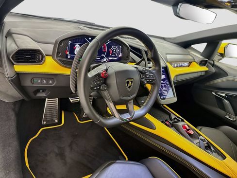 Used 2024 Lamborghini Revuelto AWD/4WD image 9