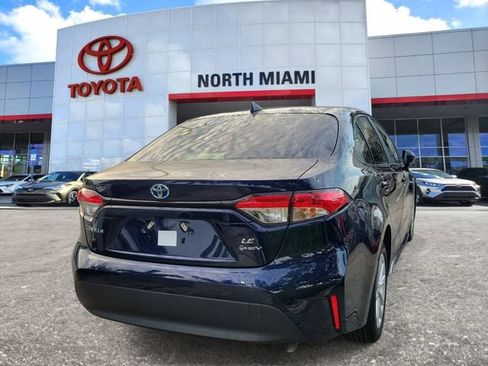 Used 2025 Toyota Corolla LE w/ LE Premium Package FWD image 4