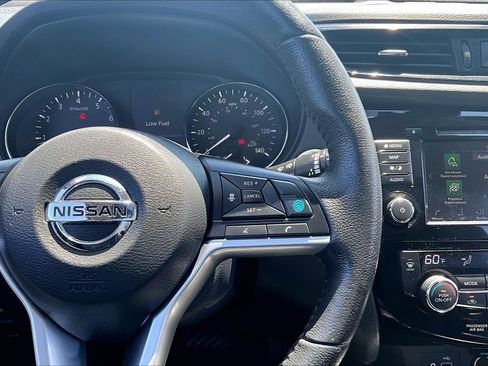 Used 2019 Nissan Rogue SL w/ Premium Package FWD image 12