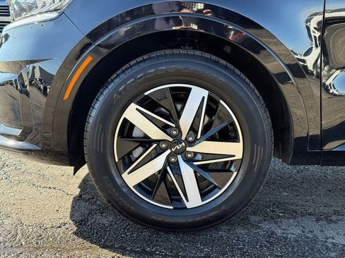 Certified 2023 Kia Sorento EX w/ Panoramic Sunroof Package image 5