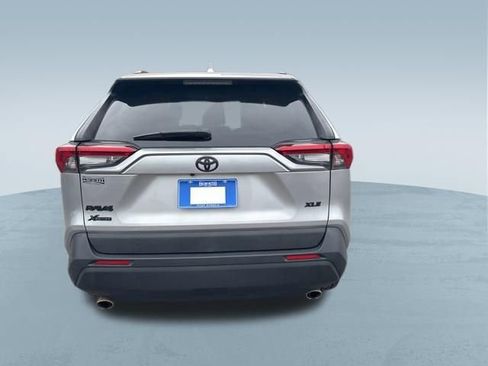 Used 2020 Toyota RAV4 XLE image 7