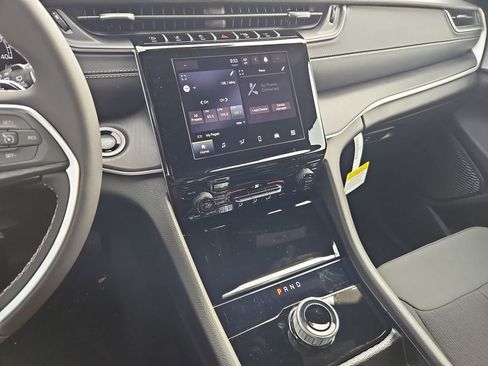 New 2026 Jeep Grand Cherokee Laredo image 19