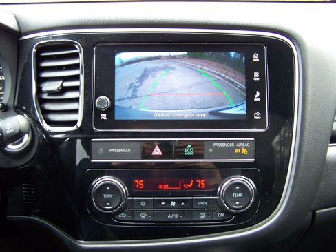 Used 2019 Mitsubishi Outlander LE image 11