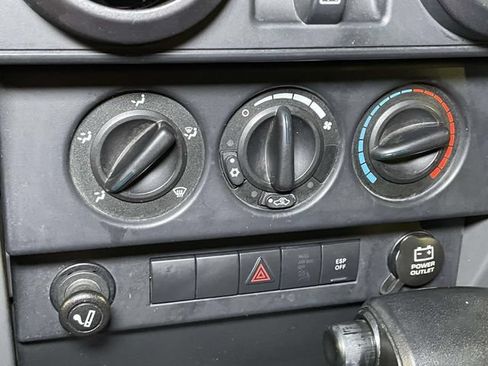 Used 2007 Jeep Wrangler Unlimited Sahara AWD/4WD image 27
