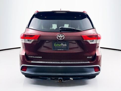 Used 2018 Toyota Highlander XLE FWD image 7