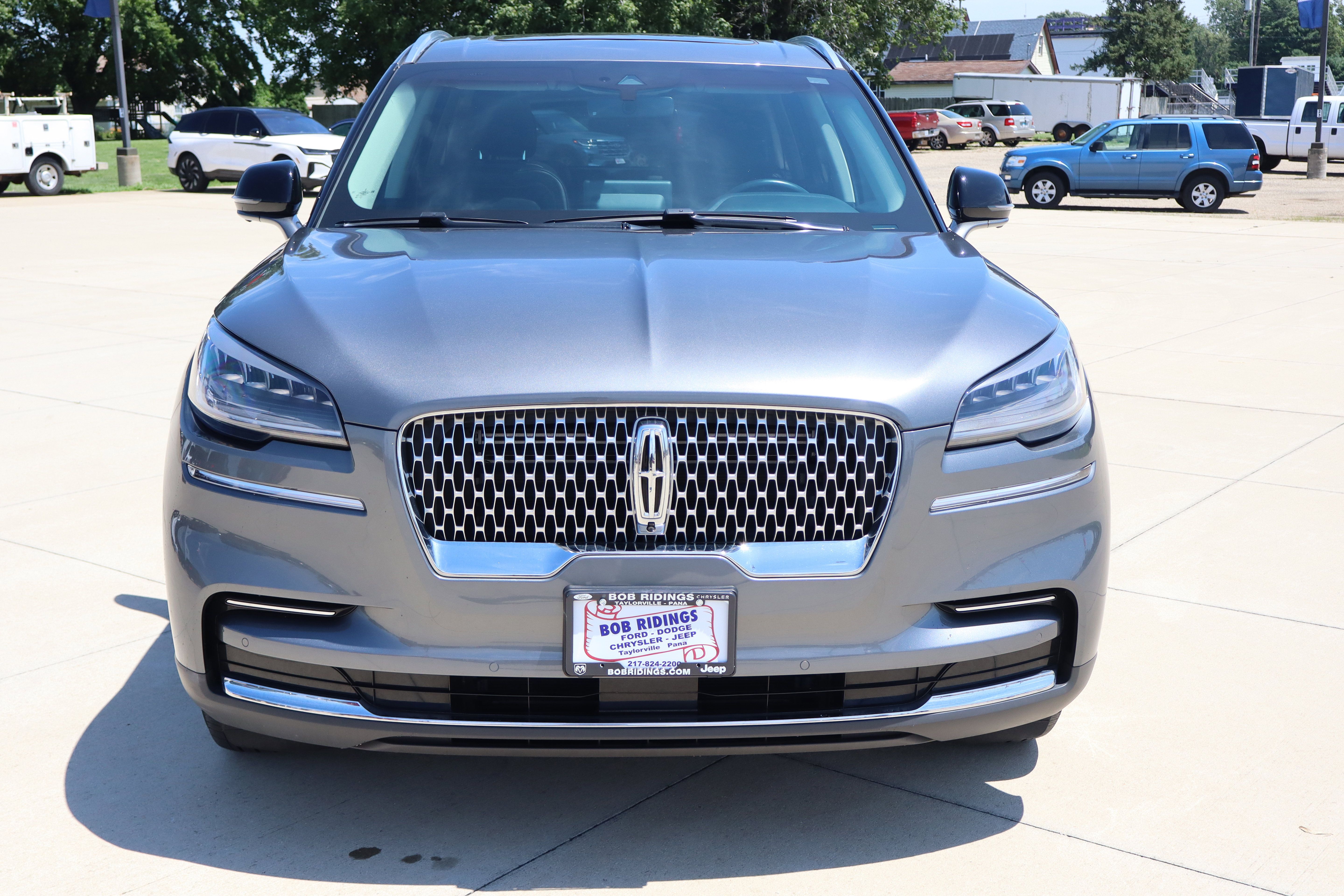 Used 2023 Lincoln Aviator Reserve AWD/4WD image 3