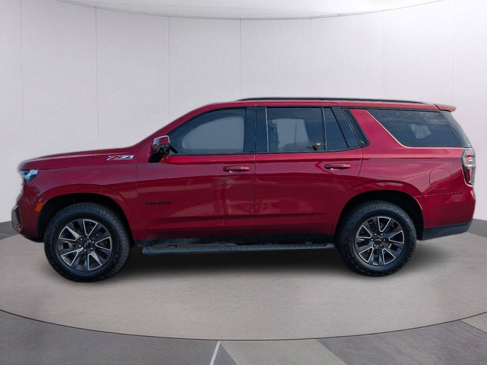 Used 2023 Chevrolet Tahoe Z71 w/ Luxury Package AWD/4WD image 2