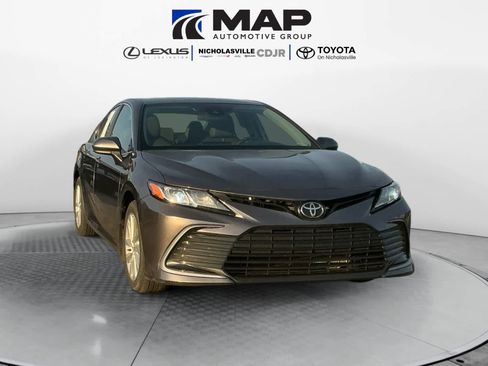 Used 2024 Toyota Camry LE image 7