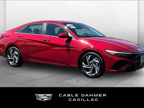 Used 2025 Hyundai Elantra SEL FWD image 1