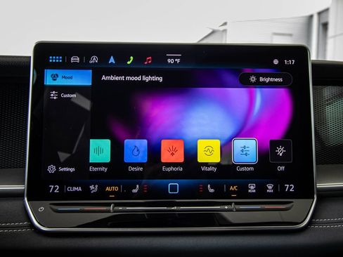 Certified 2025 Volkswagen Tiguan SE image 43