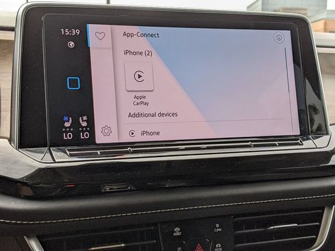 Certified 2024 Volkswagen Atlas SE FWD image 15