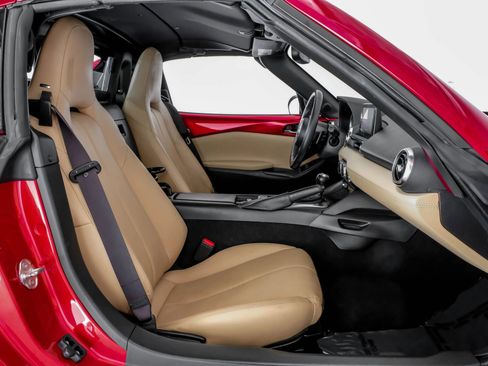 Used 2019 MAZDA MX-5 Miata RF Grand Touring image 32