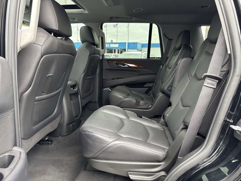 Used 2020 Cadillac Escalade Luxury image 25