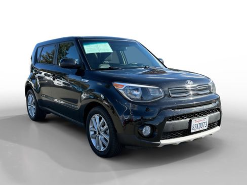 Used 2019 Kia Soul + image 7