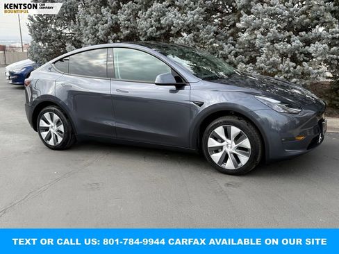 Used 2023 Tesla Model Y Long Range image 11