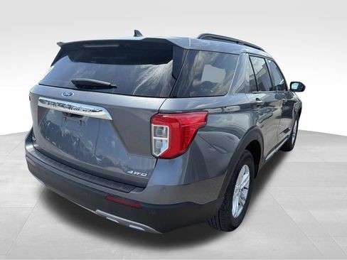 Used 2024 Ford Explorer XLT w/ Equipment Group 202A AWD/4WD image 27