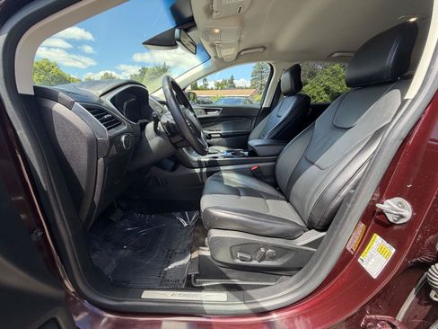 Used 2018 Ford Edge Titanium w/ Ford Safe & Smart Package AWD/4WD image 12