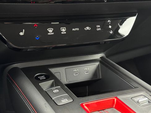 New 2026 Nissan Kicks SR w/ Illumination Package image 18