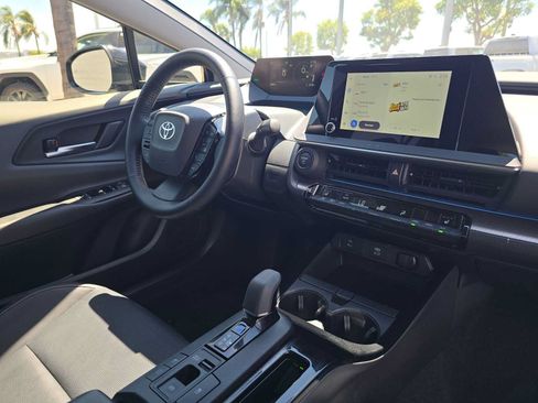 Certified 2026 Toyota Prius XLE FWD image 10