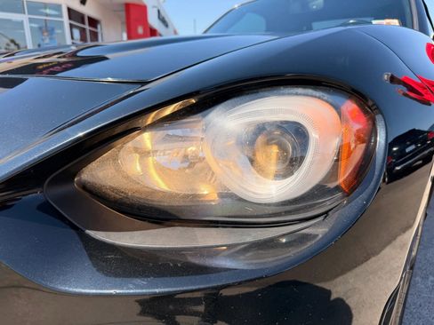 Used 2018 FIAT 124 Spider Abarth w/ Convenience Group RWD image 30