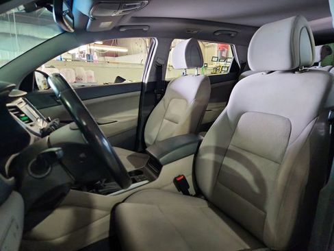 Used 2017 Hyundai Tucson Value AWD/4WD image 8