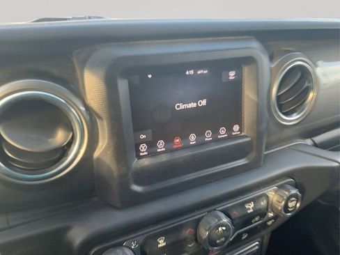 Used 2018 Jeep Wrangler Unlimited Sahara image 26