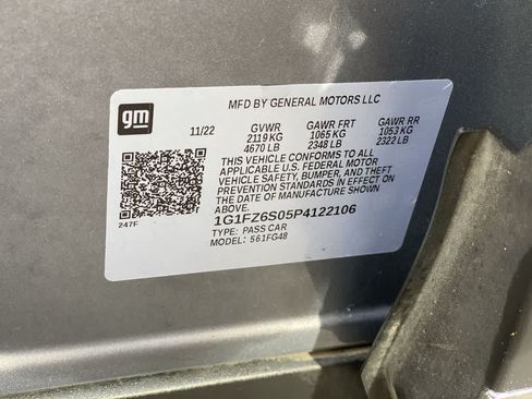 Used 2023 Chevrolet Bolt EUV Premier w/ Sun & Sound Package FWD image 31