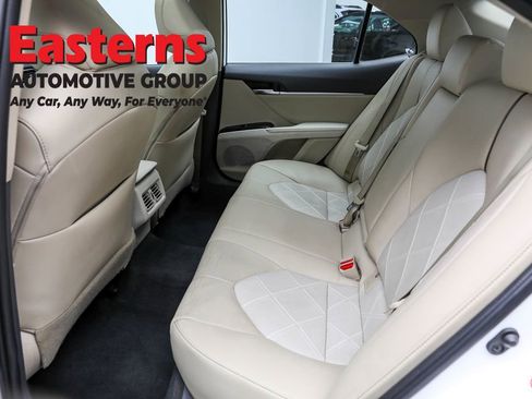 Used 2019 Toyota Camry XLE image 21