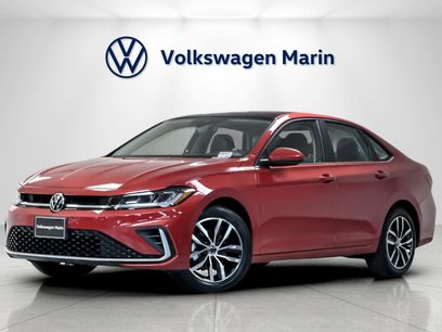 New 2025 Volkswagen Jetta SE w/ Sunroof Package