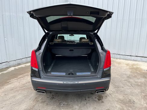 Used 2017 Cadillac XT5 Premium Luxury w/ Driver Assist Package FWD image 8