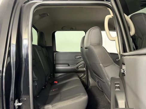 Used 2024 Nissan Frontier SV image 22