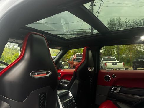 Used 2019 Land Rover Range Rover Sport SVR image 27
